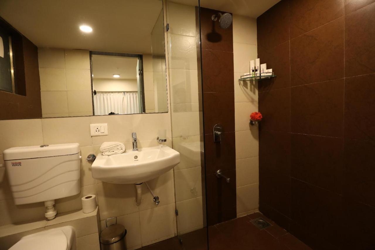 Honest Homes At Rajhans Belliza, Appartment Units Surat Eksteriør bilde